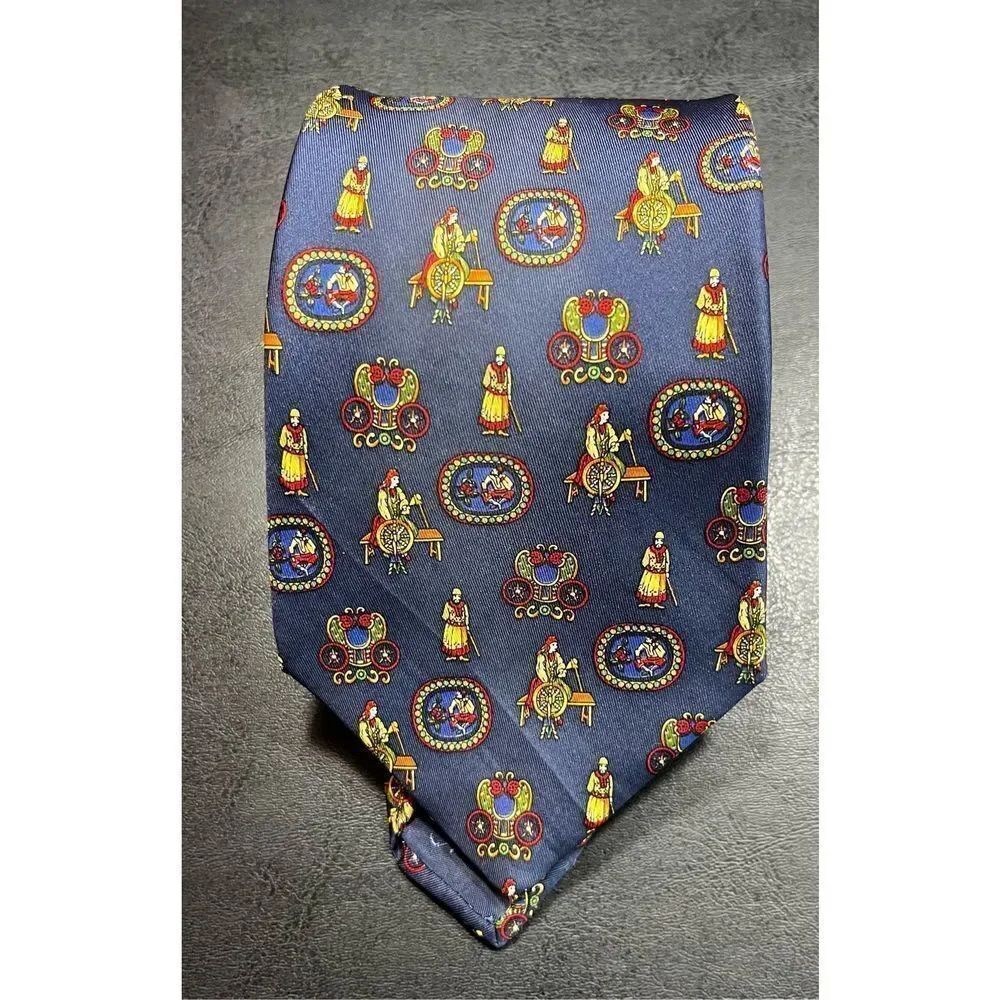 Salvatore Ferragamo tie